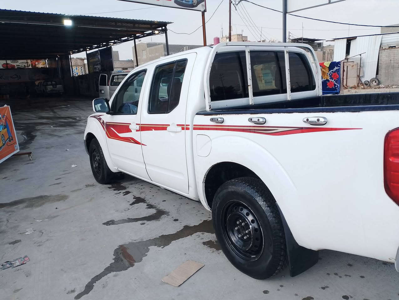 بيكم نيفار موديل 2012 مكينه وكير حلوات حداد حلو مكفول من لكلب ولجفي بيها ضرب ات خفيف مكانها بصره سعر قفل 63.   ***********
