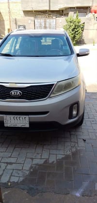 سورنتو 2015 اربعه سلندر سبعه راكب  07862288899