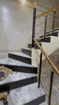 مساحته ١٠٠ 
مطبخ سيراميك حزام سيرامك البيت ارضيه مرمر  البيت نظيف جدا  ٣ غرف وحمام جبير فوك  وجوه حمام وبرا صحيات صاله استقبال. وبي قاطع خشب   سعره ٢٤٠ مستعجل عليه
سبب البيع عندي بناء 
***********
واتساب اتصال فقط 
مكان البيت  حولي تعبر مستشفى الكفيل اول استداره على اليمنه يم قاعه فيروزه موقعه قريب على الشارع كلش تصوير واضح يمكم
