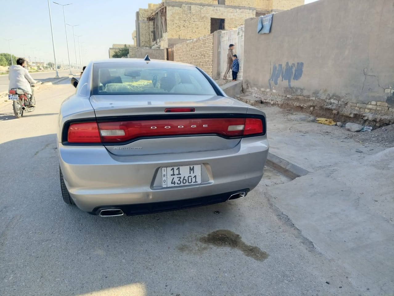 السلام عليكم جارجر 2013 السياره ما مشتغله خط ابد بيها صبغ قطعتين السياره ماشيه 190 الف مكينه 3600 مكينه كير حداده تبريد كله مكفول مواصفات السياره شاشه كبيره وكشن. كهرباء يعني نص فول  مكان سياره عماره لاستفسار اتصال ***********
