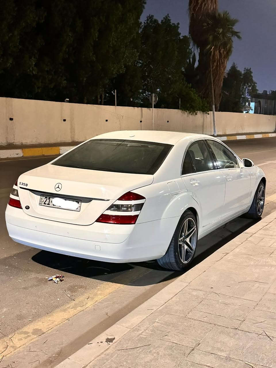 السلام عليكم 
مارسدس s350 2006 w221
- لون غرفة اسود+
- مري شفط
- جنطة شفط
-  فتحه سقف
-شاشه + ماوس 
-ستيرن كهرباء + تحكم ستيرن جهتين
- تبريد منفصل + قطعتين تبريد 
-كشنات كهرباء جهتين
-تدفئه كشنات 
-خزن ميموري 
-وضعيات قياده E-S-M
-اشاير مري 
-كروس سرعه 
-شاشه + تحكمات
-جام بلورايز بلادي
-بلوتوث بلادي 
-ويل ١٨ AMG
-كامرة خلفية بلاد
وباقي المواصفات معروفة
ماشية 153 الف   بيهه قطعتين كلير فقط . سياره جاهزة 
السعر 185 وبيها مجال
الشراي يتصل ‭٠٧٧٣ ٦٥٩ ٦٣٠٢‬  متوفر واتساب فقط 

‭٠٧٨٩ ٠٤٥ ٢٢٠٤‬اتصل
