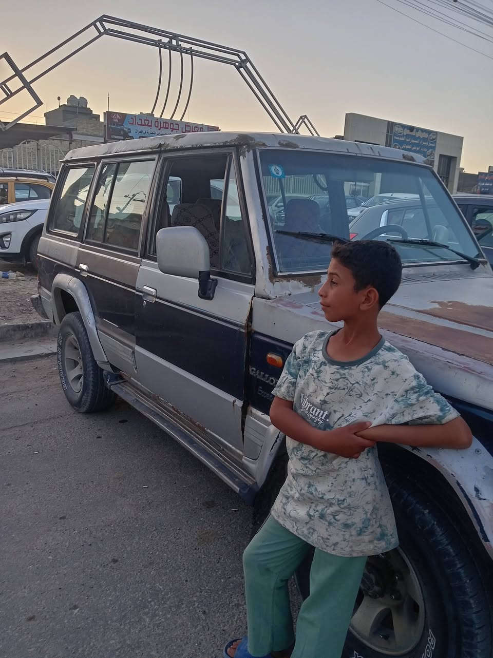 السلام عليكم كالوبر 92 للبيع السعر 35 أو بيها مجال شي قليل رقم انكليزي بغداد عنوان السياره بغداد على من يرقب يرجئ الاتصال على الرقم ***********
أو يدلل
