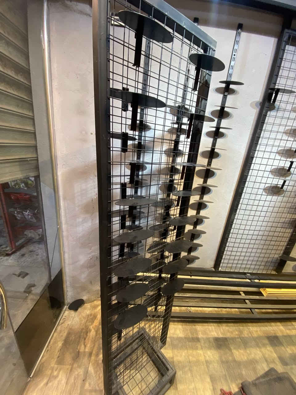 استان حذاء العدد ٢لبيع الواحد ب٥٠الف
يحمل ٢٠موديل حذاء لتواصل***********
