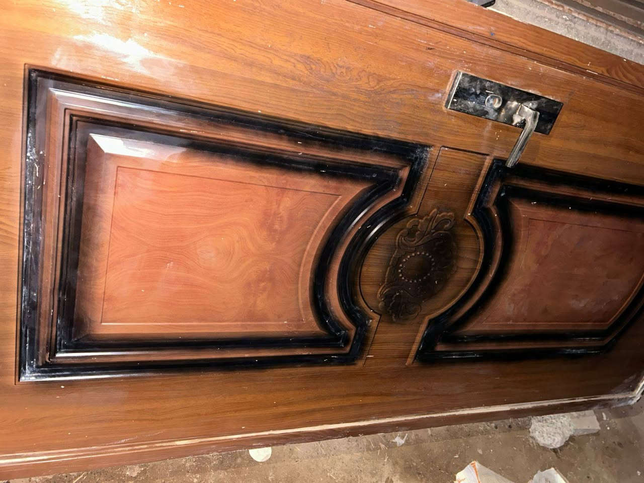 السلام عليكم يوجد بوب غرف نوم العدد 3
مستعملات شي قليل 
الرقم ***********
