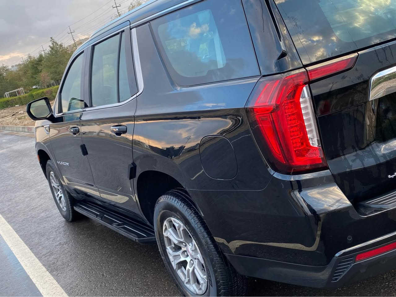 GMC Yukon SLE 2023
V8 5.3L  355 hp 
خليجي ضمان شركة منصور باقي بيه سيارة على وضع شركة ماشية فقط 2400 الف كيلو بدون صبغ بدون حادث كفاله عامة موصفات سيارة تاك اكسل حساس امامي خلفي نظام نقطه ‏عميا رادار امامي كامرة خلفي hd صندوق شفط مقعد سايق كهرباء شاشة 10 انج وكيج الكتروني 
سعرة 530$ مكان سيارة اربيل 
*********** أربيل, العراق

