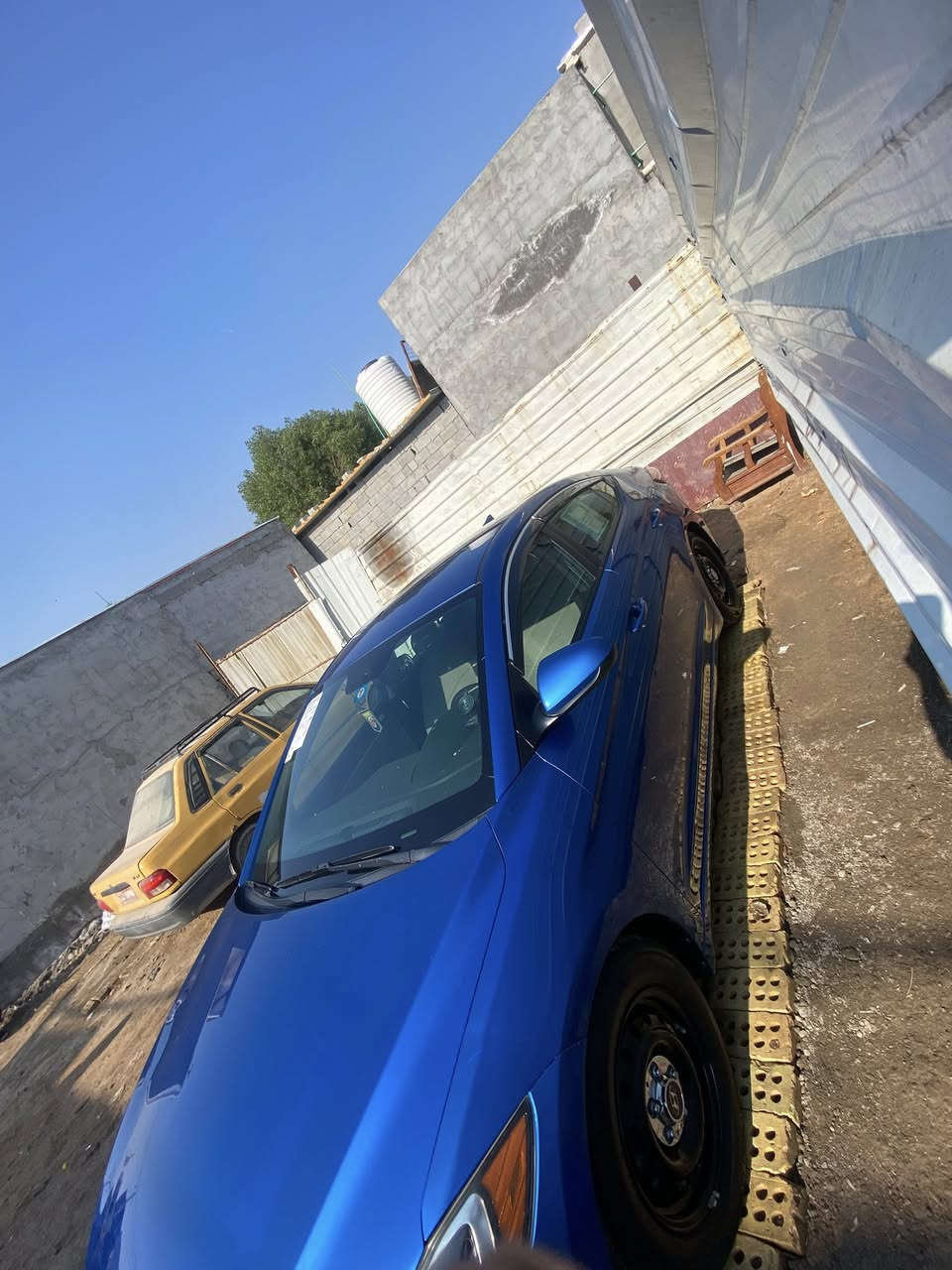 سلام عليكم (  للبيع النترا لون بحري سياره جاهزه من كلشي  صدر امامي خلفي جديد محراك ٢٠٠٠ دوش منضومت غاز تخم تاير جديد ١٥ رقم بغداد بسمي نص فول تحكم استيرن شاشه جبيره حساس خلفي كامره خلفيه ) مكلف بل نشر رقم صاحب سياره ( *********** ) سعر ١٢٧ بيه مجال 

موديل ٢٠١٨ بصيط  بكان سياره بغداد لدوره حي دجله
