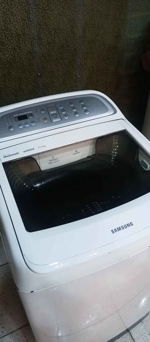 غساله سامسونج 15 كيلو 
 اي خلل ما بيه بلاديه 
نظيفه كلش تغسل 
 بطانيات ولحافات 
يوجد توصيل 
السعر 200 الف
رقم التواصل على الواتساب *********** بغداد, العراق
