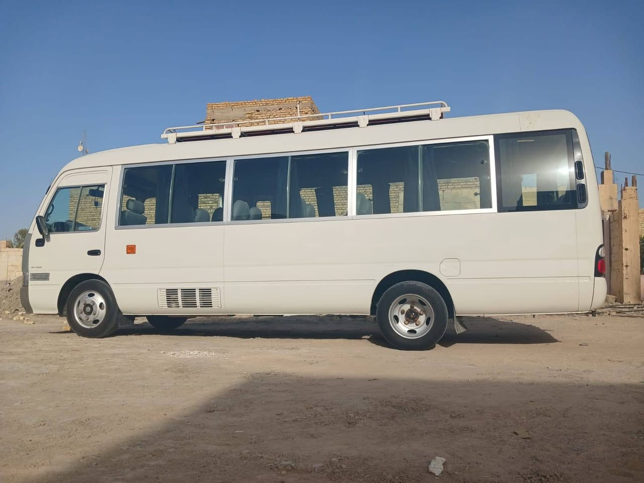 سياره كوستر موديل ١٤ بيها مكاناات صبغ كلش قليل يوجد منظومه غاز ٨٠ لتر تبريدها خير من الله خط سياره سوق الشيوخ /نجف سعرها  ٣٣٠ ورقه رقم سليمانيه مكاني سوق الشيوخ   ***********
