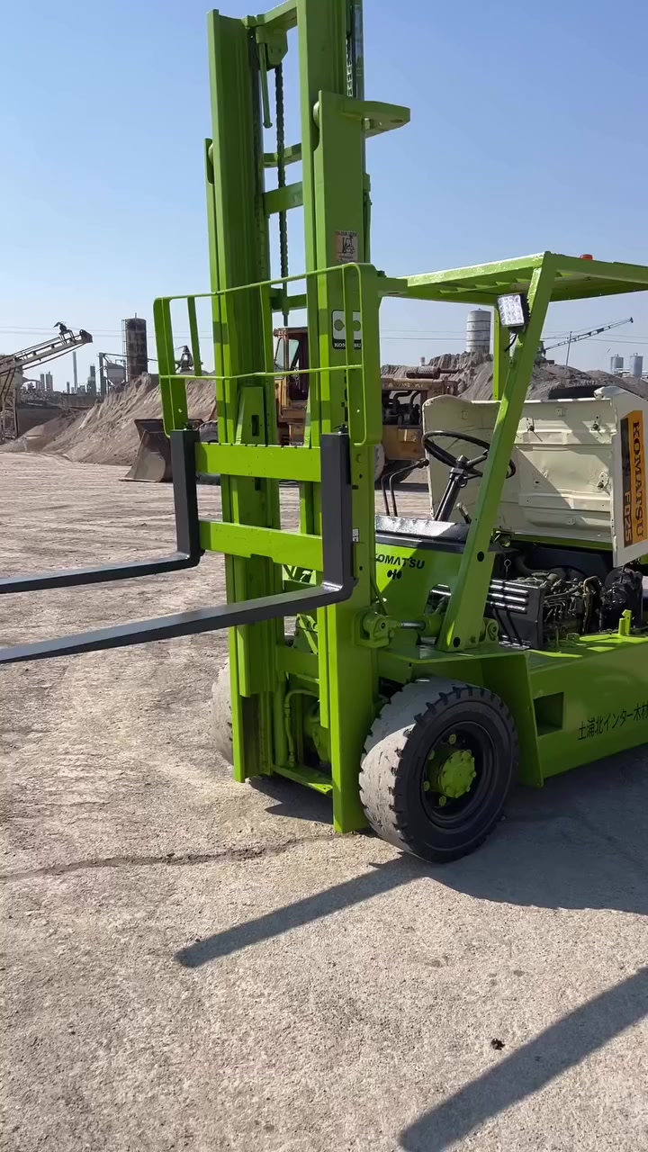 للبيع رافعة شوكية 2.5 طن
حركتين كير محرك بشرط
للاستفسار اتصال ***********📞  مكان حلة
