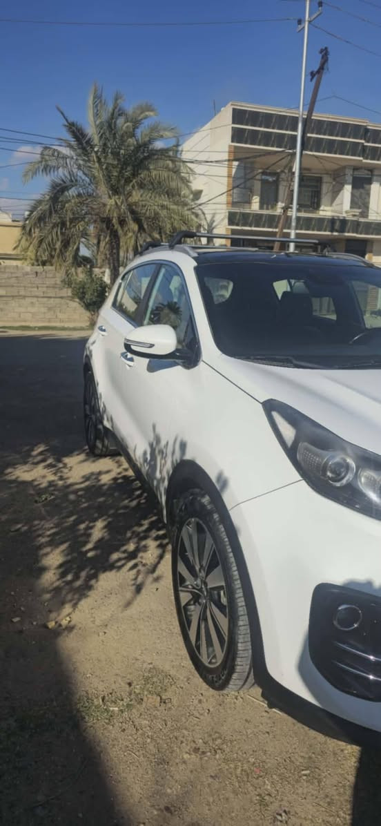 سلام عليكم
سبورتج موديل 2018 المواصفات
محرك 2000 دوش 
سقف بانوراما
بصمة تشغيل 
مكفولة من الضربة 
تعتبر نص فول
السياره كلش نظيفه بالعافيه على اللي ياخذها والسعر مناسب
للأستفسار اتصل على الرقم*********** 
#بغداد #العراق
