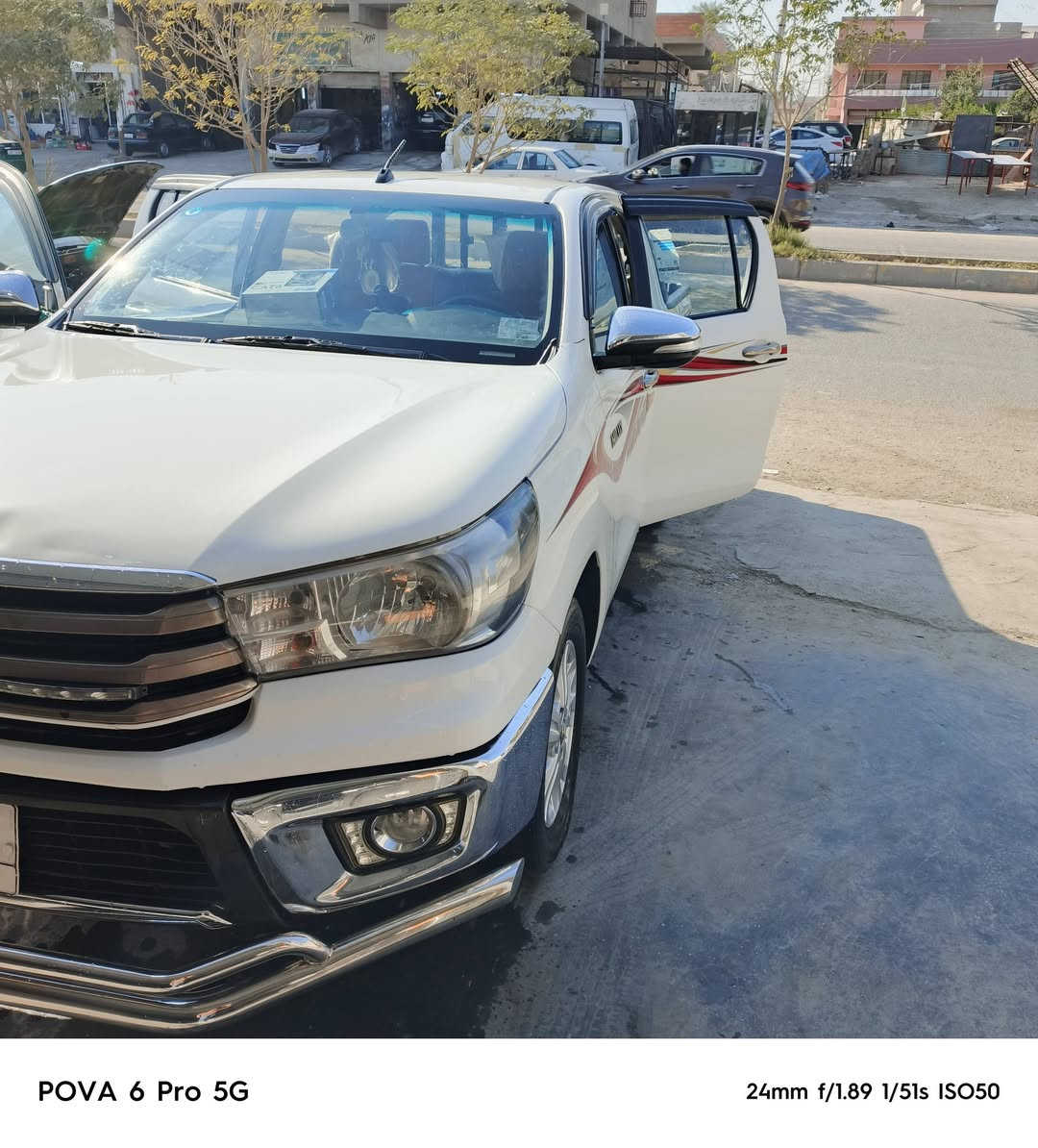 ‏عليكم TOYOTA هاي لوكس 2017 فول مواصفات تحكم ستيرن جهتين مانع نزلاق اشاير بمري رقم بابل دولي تحويل ثاني يوم بسمي السياره موجوده بديالى رقم الهاتفف
‏*********** بيه شخط بصور موضع السعر ٢٥٠  ماشيه ٢٢٥
