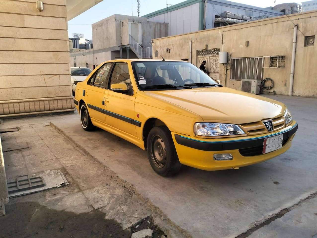 بيجو بارس 2015 معمره خياسات الدواير فقط سياره جاهزه وحلوه تبريد شرط بس غاز  وبيه حداده تعبانه للعلم حداده وياها  كامله بس شدهن سنويه لل27 هيئه غرامات مصفره سياره جاهزه سعرها 40 وبيه مجال مكاني بصره ***********
