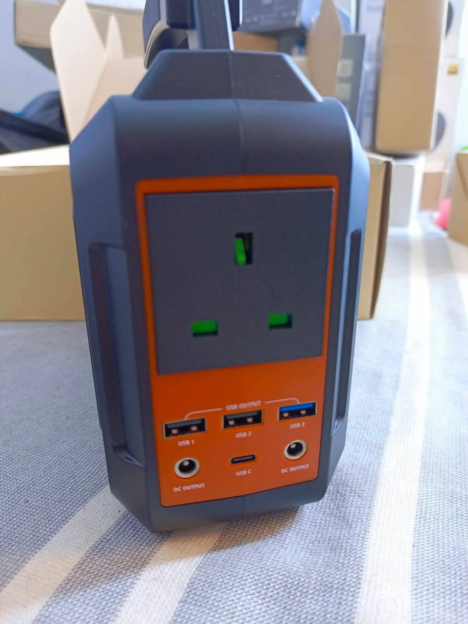 باور بانك +كهرباء AC 
السعه+ الواطية مذكور كل التفاصيل بالصور 
جديد كامل ملحقات


**إذا كنت صاحب هذا الإعلان وتريد حذفه لأي سبب، رجاءا أرسل رسالة إلى الدعم الفني**