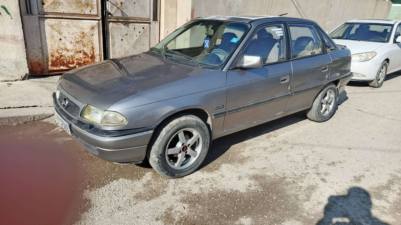 أسترا موديل 92 صبغ احزام فقط ضرر جاملق اليسار
‏السيارة بسمي رقم مسطرة كير عادي 
‏***********(***********
