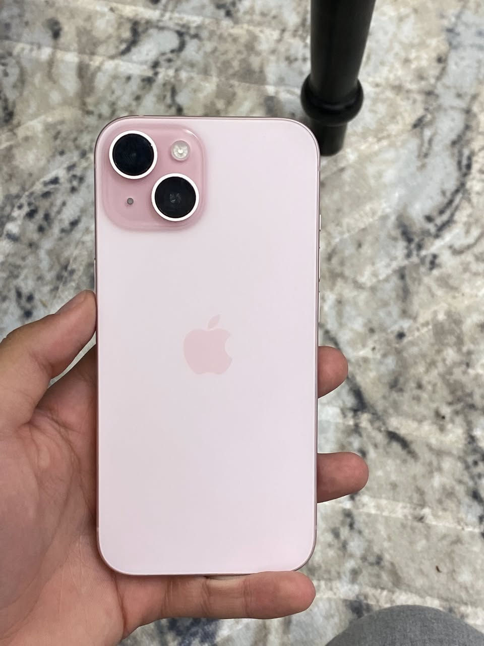 السلام عليكم
متوفر. ايفون 15 عادي
 ذاكره 128 
بطاريه 88 مشحونه 660 
جهاز شرط ما مفتوح مال بيت شخط ما بي نضافه 100 بل 100 
لون مميز 🩷
السعر خاص


**إذا كنت صاحب هذا الإعلان وتريد حذفه لأي سبب، رجاءا أرسل رسالة إلى الدعم الفني**