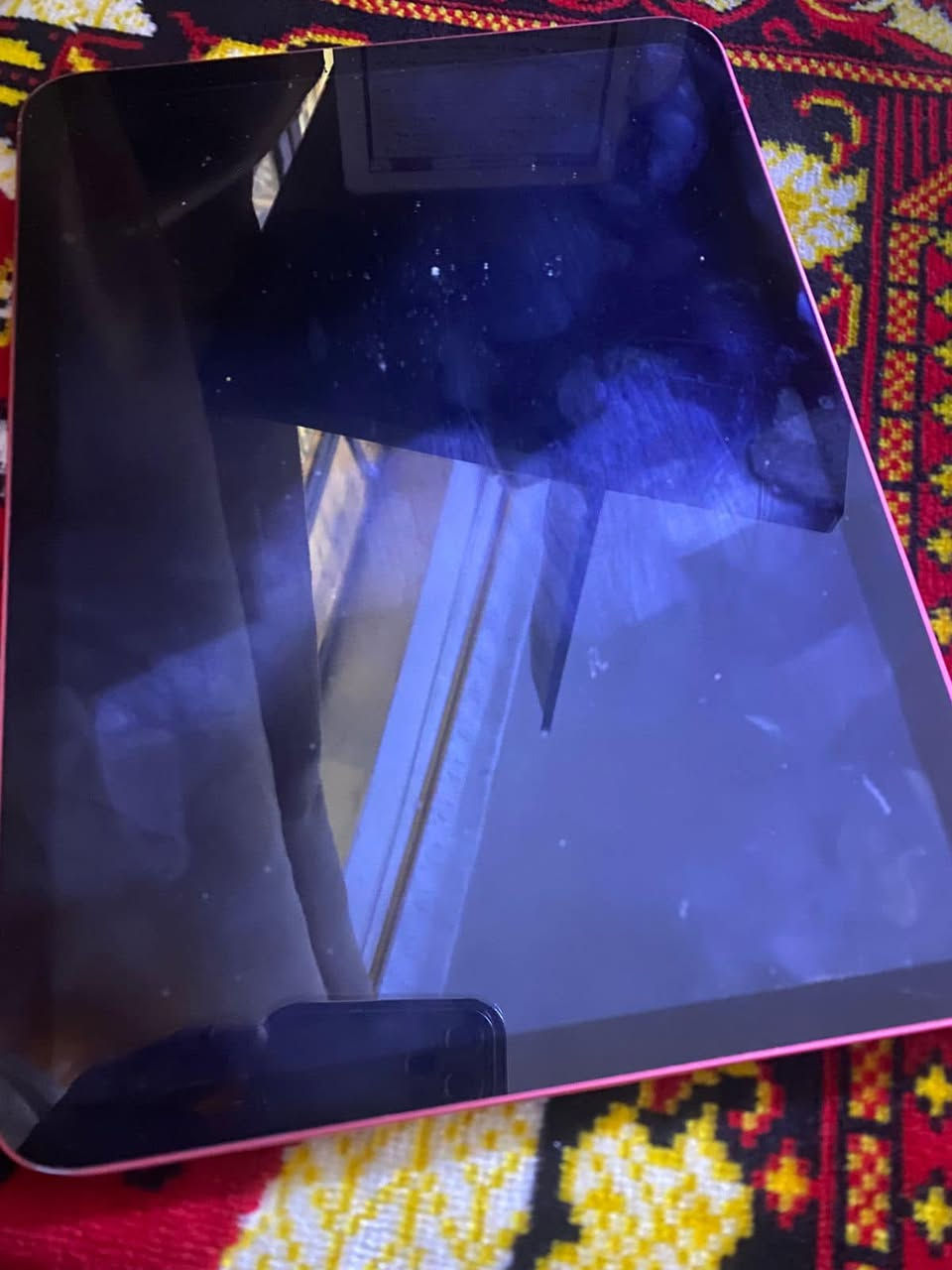 سلام عليكم ايباد عشرة شغال بس المس مالتة ايگطع بسبب وكعة صار هيچ سعرة ١٤٠ مكاني بغداد الطالبية ***********
