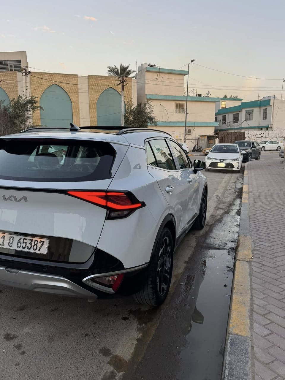 السلام عليكم كيا سبورتج 2024 اخت الزيرو ماشية 9800 KM السياره  استخدام منزل واحسن مدارات مداريها من بانزين محسن ودهن من شركة قبل فتره بدلته 
المواصفات:

1️⃣ محرك اقتصادي 2000cc
2️⃣ تشغيل بصمة عن بعد + دخول ذكي
3️⃣ شاشة وسطية كبيرة
4️⃣ كاميرا خلفية وضوح عالي
5️⃣ حساسات أمامية وخلفية
6️⃣ شاشة عدادات ديجيتال
7️⃣ أنظمة قيادة (Drive Mode)
8️⃣ Auto Hold
9️⃣ مانع رجوع بالمرتفعات
🔟 مثبت سرعة من المقود
11️⃣ تحكم كامل بالستيرن (صوت / شاشة / اتصال)
12️⃣ مكيف ديجيتال ثنائي التحكم
13️⃣ تدفئة مقاعد أمامية
14️⃣ تدفئة ستيرن
15️⃣ فرامل يد إلكترونية
16️⃣ إنارة LED أمامية وخلفية
17️⃣ جنوط رياضية
18️⃣ مرايا كهرباء مع إشارات
19️⃣ صندوق خلفي كهربائي
20️⃣ صالون واسع ومريح جداً
21️⃣ ارتفاع ممتاز عن الأرض

السعر : 245$ 

مكاني بغداد الاعظمية للاستفسار 
الشيخ ابو محمد :***********
