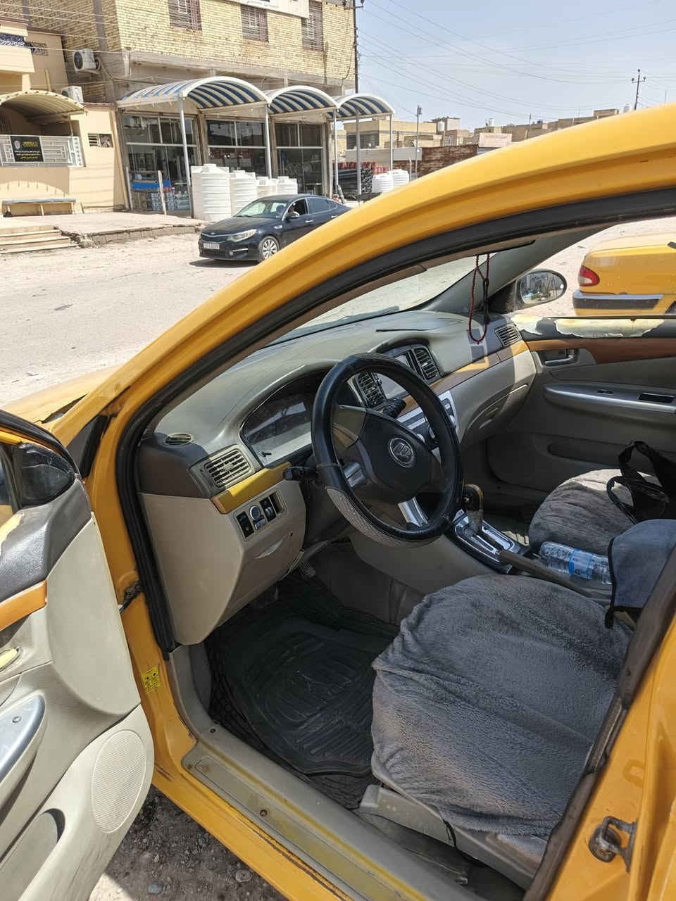 ليفان 11 للبيع، محور كير ومكينة كورلا 1600، مصفرة هيئة، وغرامات مشتري من أبو السنوية مباشر، صاعدة هزة، بال٢٦ سنويتها للـ30، التبريد شغال بس يحتاج غاز، الكير بيه مشكلة فلتت الدجة وكام يلبك والـD ميجي كبل ماعندي صلح، كفالة عيب شرعي ووصوليات مكاني ذي قار قضاء الشطرة السعر ٣٤وبيه مجال وشراي يشلع عيوني
رقمي بيه واتساب
 ***********
