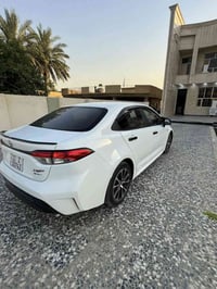 كورلا 2025 شكل امريكي ماشي 45 الف KM  السيارة مكفولة من كلشي عدا الشخو...