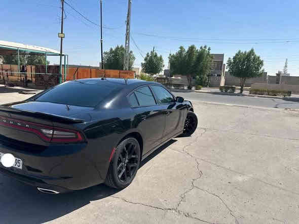 دوج جارجر SXT 
الموديل :2022
المحرك : 3600 .V6 .
العداد : ( 82.000mi)
الرقم : دهوك 
اللون : اسود
ويل 20
محرك كير واير بشرط مامفتوح 
سيارة كلين حيل نظيفة كلشي عل بلاد جديد 
سنوية هزة كلشي جديد مدفوع لـ
باسمي السنوية بشرط تحويل وغرامـة
سيارة مابيـها دينار مصرف كامل من كل نواحي البچم كبس بيها شبر يم فتحة البنزين .
السعر 248 وبي مجال 
مكاني الانبار الرمادي ***********.                  
‭0780 077 1995.                           .
