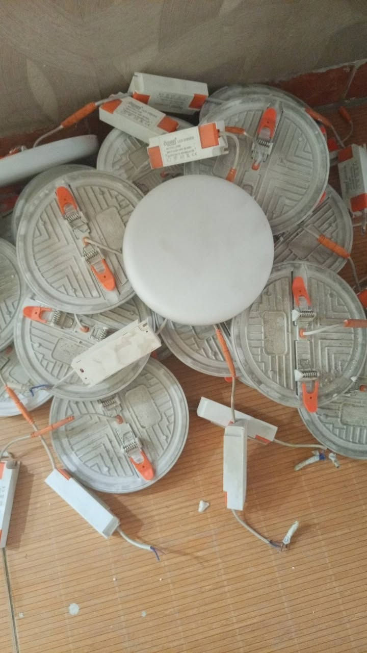 ٩٠ قطعة سبورت لايت مع محولة مشدودة بلسقف فقط شرط الفحص تأخذ كلهن سعر القطعة ٢٥٠٠ مكاني  بغداد الجديدة


**إذا كنت صاحب هذا الإعلان وتريد حذفه لأي سبب، رجاءا أرسل رسالة إلى الدعم الفني**