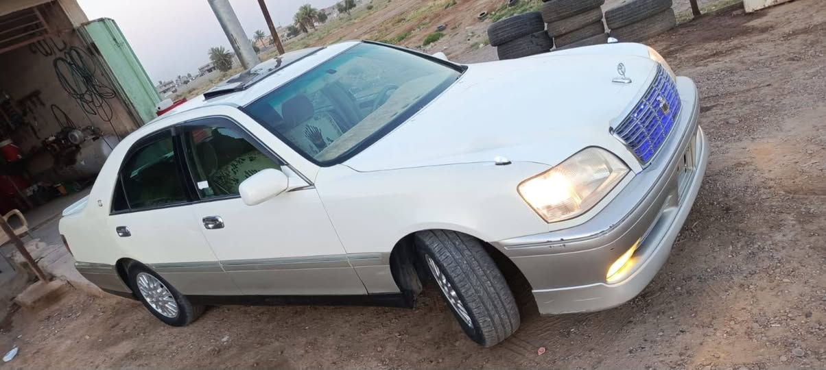 للبيع جنون ملكه  ادوات ادوات ادوات دكمتين موديل 2002كير محرك مكفولات محرك ففتي تبريد ثلج كهربائيات كلها شغاله صدر أمامي خلفي جدد مشط جديد شغاله سعرها 33 بيها مجال مكان صلاح الدين الضلوعيه رقم الهاتف ***********

