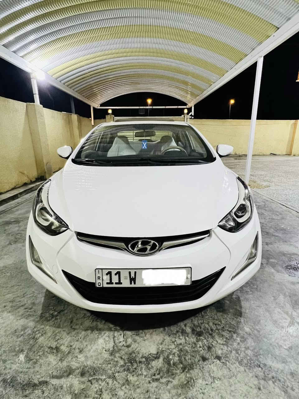 سلام عليكم
للبيع النترا 2015 خليجي 
سياره جديده جاهزه من كلشي
فول موصفات 1/1
سلايد فتحه شاشه كامره 
تحكم ستيرن تبريد قطعتين 
مري شفط ريمون سويجات ثنين 
مكينه 1800 دوش مكينه كير حداديه تخم تاير تبريد كله جديد 
رقم بغداد دولي سنويه جديده 
بيها جاملغ مبدل اصلي ولقديم موجود

السعر 127وبيها مجال للشراي 
لاتصال *********** مكان السياره كربلاء قرب لامام عون
