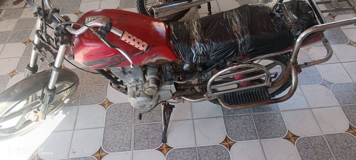 فيوم مديل ١٤
مكينه خير من الله لا دخان لا بخار مال شغل
دراجه نضافه شوفت عينك
بدون اوراق بيها رقم شاصي وبليته
مكان كوت دجيلي
سعر ١٧٥ وبيها مجال


**إذا كنت صاحب هذا الإعلان وتريد حذفه لأي سبب، رجاءا أرسل رسالة إلى الدعم الفني**