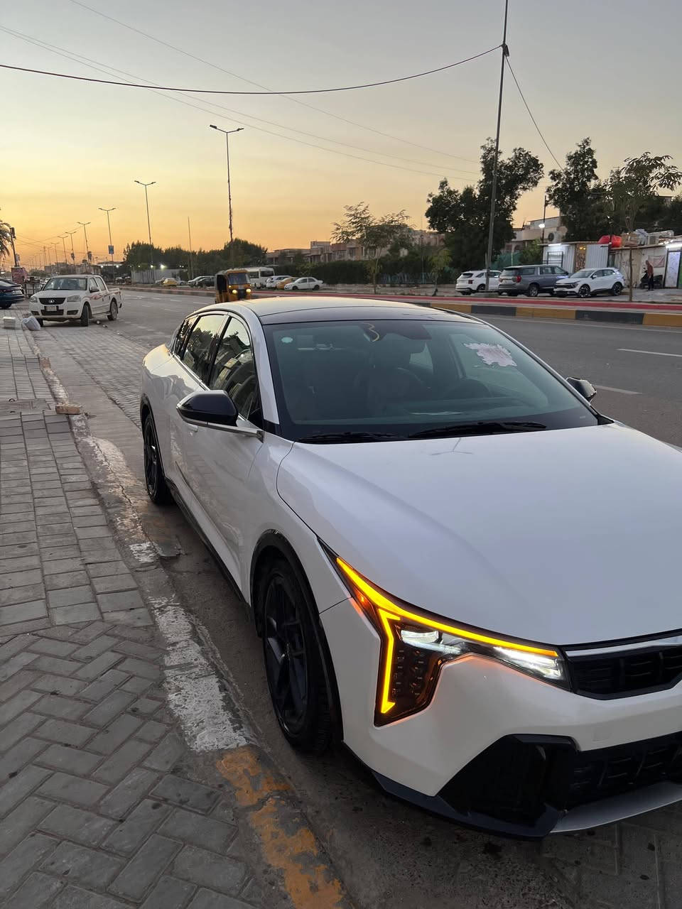 السلام عليكم. K4 gt line أعلى فئة محرك ١٦٠٠ توربو رياضي كير أي تي مو سي في تي ماشية فقط ٢٠٠٠ ميل دخول جديد رقم فحص ومنفيست بأسمي كلين تايتل ولا قطرة صبغ مكفولة داخل أحمر مكان السيارة بغداد حي سومر شارع المدارس .السعر ٢٠ الف.للاتصال على الرقم *********** فؤاد..
