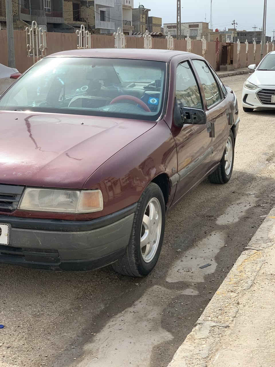 اوبل فكترا 92
سنويه لحد30بسمنه 
كير ومكينه وحداديه جيد جدا
تايرات جيد  الخلفيات نص عمر 
كهربائيات شغاله 
لايت زنون 
نواقصها بسيطه ماموكفتها 
سعر 27وبيها مجال بسيط 
متوازي ع بيعتها 
***********

