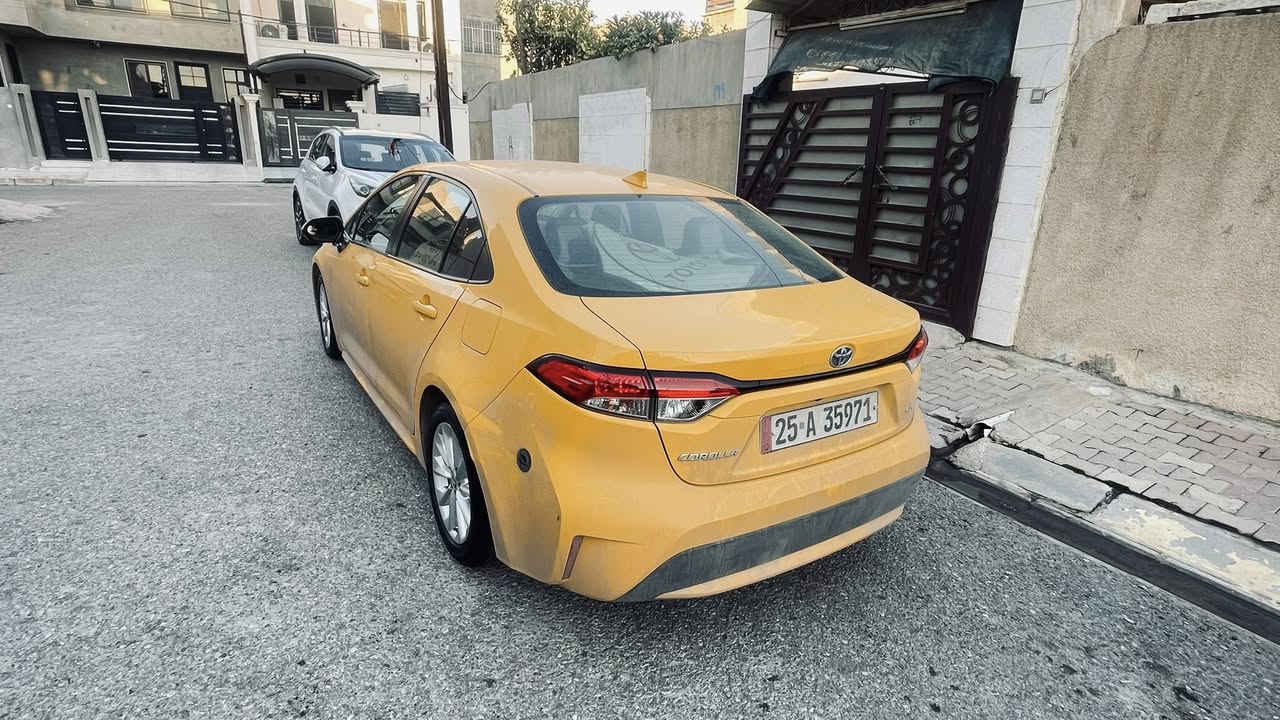 السلام عليكم تويوتا كورولا للبيع ضرر السياره بونيد مبدل فقط بدون دواخل بدون ايرباك ماشيه 71 الف مواصفات le السعر200 للاستفسار الاتصال بالرقم التالي***********
