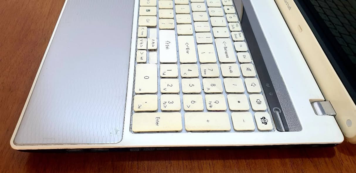 Packardbell acer i5 جيل اول
الرام 4G الهارد 500G  حجم الشاشة 15.6 
البطارية اكثر من ساعة السعر ٨٠ الف المكان بعقوبة


**إذا كنت صاحب هذا الإعلان وتريد حذفه لأي سبب، رجاءا أرسل رسالة إلى الدعم الفني**