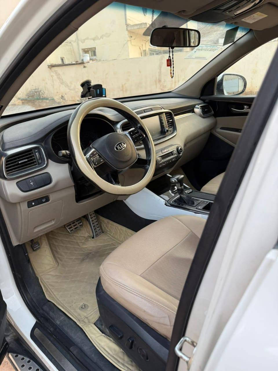 سورنتو 2020 خليجي

المواصفات

محرك V6

بصمة

فور ويل

4 كامرات

3 قطع تبرید

7 راكب

4 وضعيات قيادة

أشاير بلمري

داخل جلد

کشنات تدفئه تبرید

جنطة كهرباء

مري شفط

نظام ترحيب

رقم قادسية


**إذا كنت صاحب هذا الإعلان وتريد حذفه لأي سبب، رجاءا أرسل رسالة إلى الدعم الفني**