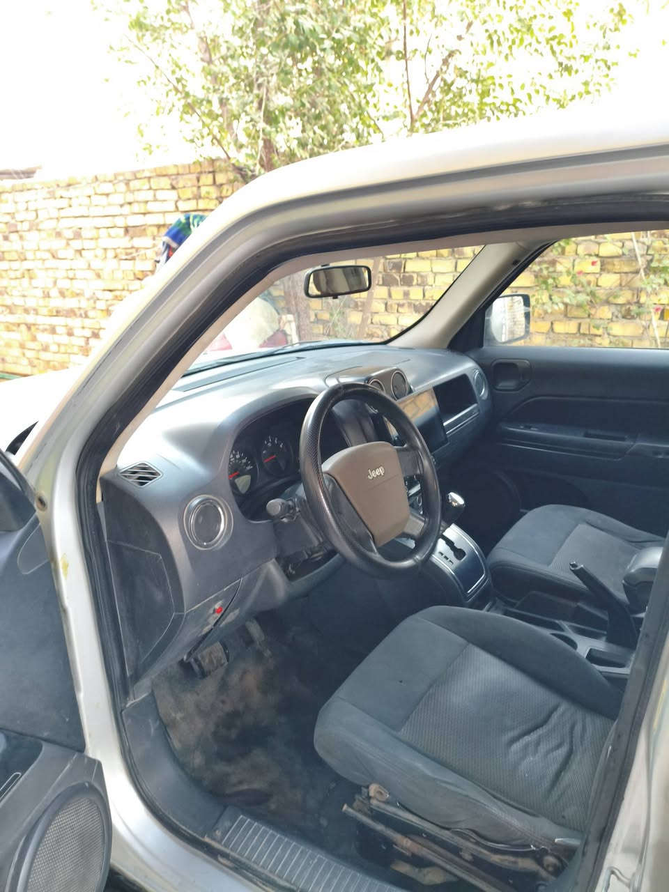 سلام عليكم مرخصت لادمن للبيع فقط سياره جيب باتريوت موديل 2010 وارد امريكي رقم صلاح  دولي بسم صديقي يريد تحويل كير محرك مكفول بيه صفحه   باقي كفاله عامه ترايك اربيل تخم تأير سياره شاشه   كل كهربائيات شغاله مكاني سياره ميسان رقمي *********** سعر 65  وبيه مجال للطيبين
