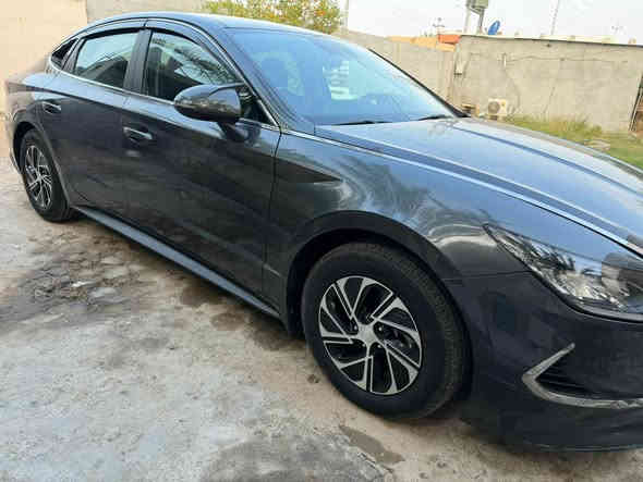 السلام عليكم 
وتحيه طيبه
للبيع . . .
هيونداي سوناتا.
وارد امريكية .
موديل 2023 .
مكينه 2.0 هايبرد .
ماشيه 21,000Mil .
مواصفات السياره :-
تحكمات ستيرن .
بصمة تشغيل 
بصمة ابواب.
تشغيل عن بعد .
قياده ذاتيه .
تحديد مسار.
رادارات ومانع تصادم امامي خلفي .
تنبيه عند الاقتراب .
كروز سرعه .
هاند بريك كهرباء .
وضعيات قياده (ايكو _ سبورت _ كوستم _سمارت).
سماعات بوز.
قطعتين تبريد وتبربد منفصل .
اناره LED نهاري ولايت زنون بلادي .
رقم 11 بغداد السنويه جديده باسمي شرط التحويل.
السعر 145 وبيه مجال 
للاستفسار اكثر عن السياره ***********

مكان السياره الانبار فلوجه او بغداد. السليمانية
