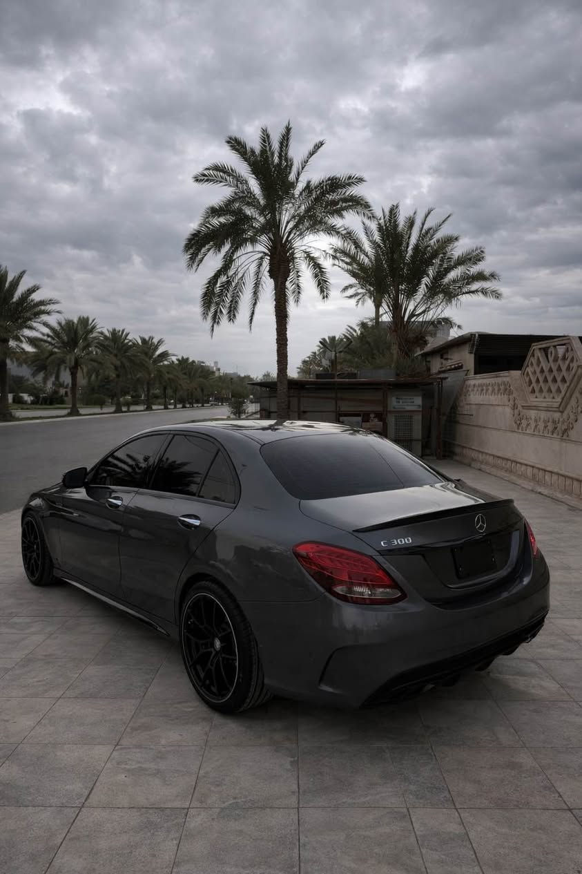 السلام عليكم مارسدس c300/2017
داخل جلد وكشنات خزن وتدفئه كشنات ستيرن كهرباء ورادارات كت كامل c63AMGويل وتخم تاير جدد  وارد امريكي  حادث السياره بنيد مبدل نفس الون وحافه الجاملغ وبيها شويه بجاملغ الخلفي صبغ السياره بدون ايرباك ودواخل وبارد صفر مسج ماشيه 68الف مايل 
السياره رقم دهوك تحويل او وكاله مكاني بغداد السيديه 
السعر 187وبيها مجال 
*********** بغداد, العراق
