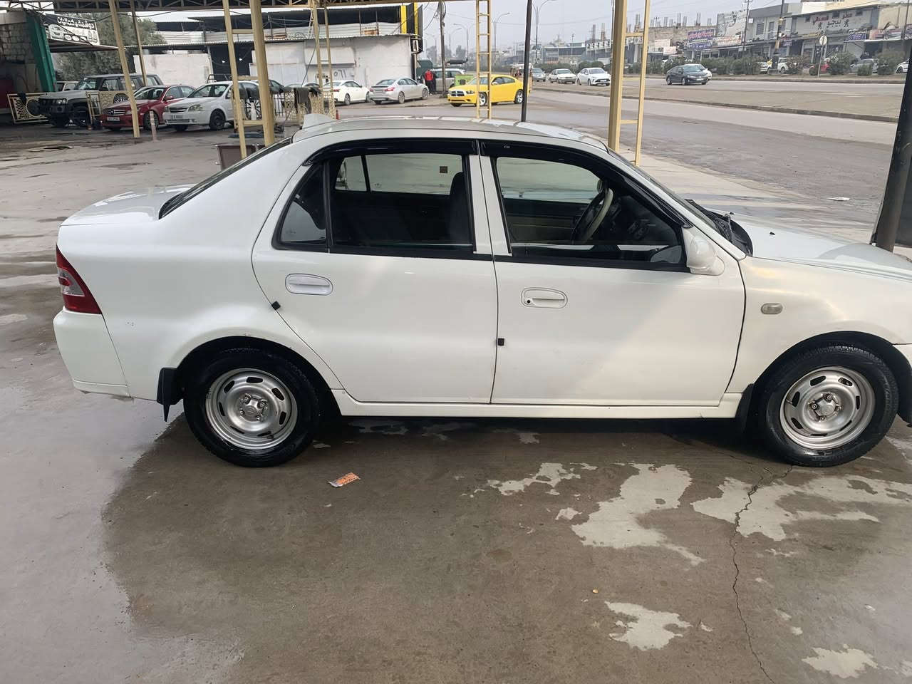 السلام عليكم
سيكي موديل 2013 للبيع

سيارة نضيفة وجاهزة من كل النواحي

بطارية تايرات كلو جديد 

تدفئة تبريد شغال بس غاز

بدون دوخال قطعتين بيها بوند وجاملغ بدون معجون

مكينة كير شرط 

سيارة ربع ما تصرف عليها جاهزه من كل النواحي 

رقم بغداد سنويه2028 وكاله وتحويل 

السعر *********** للتوصل واتساب بي
