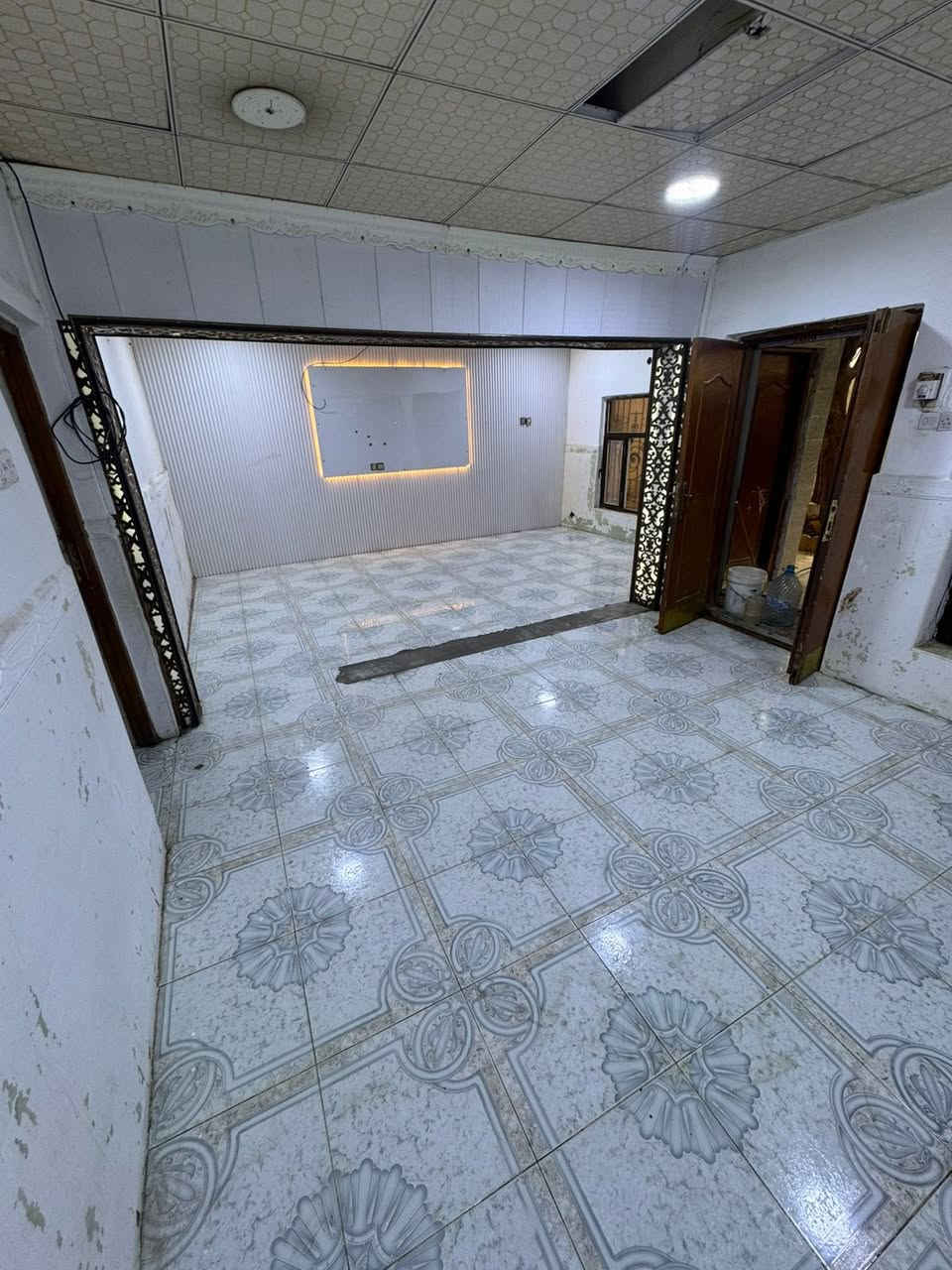 بيت الايجار طابقين جمعيات
يحتوي5غرف صاله ستقبال كراج
اجار900س ***********
