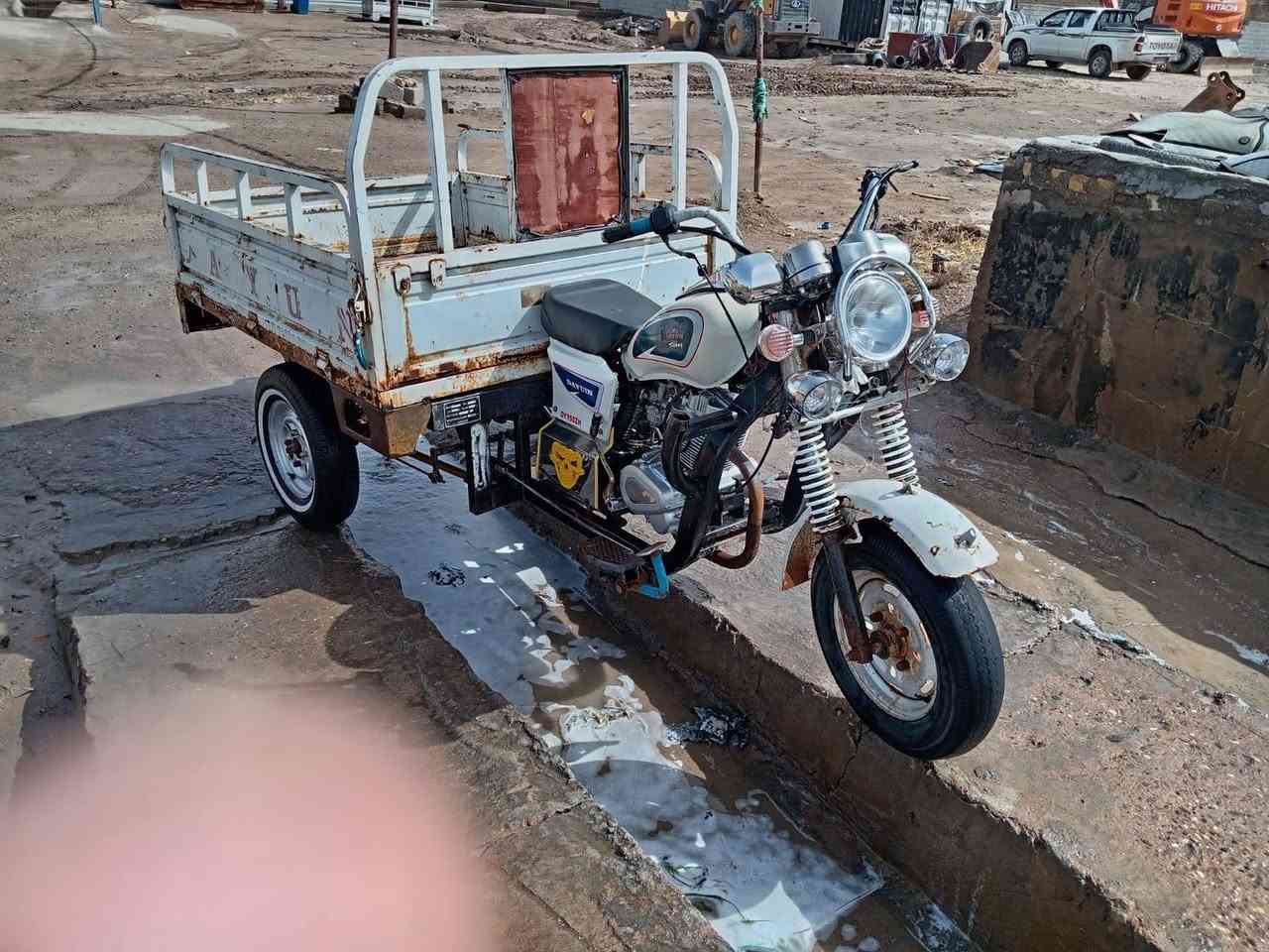 السلام عليكم ستوته للبيع اوراق وكيل موديل 2020
محرك 26 صاله شهر من شاده
 ستوته جاهزه البدي قطرت خياس مابيه مكاني شطره
 السعر 1550 وبيه مجال 
***********
