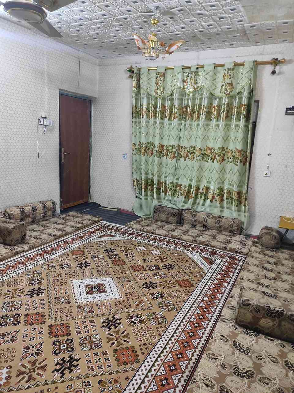 سلام عليكم دار للبيع المساحه 112 ونص طابق واحد بناء طابوك جيري سقف عكادة غرفة نوم 4*5 واستقبال4*5 وصالة3*5 وحمام داخلي وحمام خارجي واجهة 7ونص ونزال 15 الموقع حي العامل قرب جامع الرسول الأعظم السعر 110 مع المجال للاستفسار الاتصال على الرقم ***********
