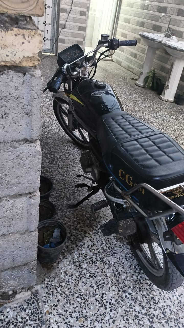 السلام عليكم شباب دراجه سونك دراجه موديل 22 كفاله عامه حته المحرك عله وضع الشركه يردلها يس كلجات شوية تعبانه بس تمشي مكاني جسر ديالئ السعر 625  وبيها مجال ***********

