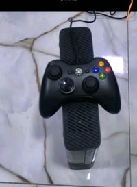 اكس بوكس 360 بي فوق 100 لعبه فات وتلاث يديات سعر 105  الاستفسار 077006...