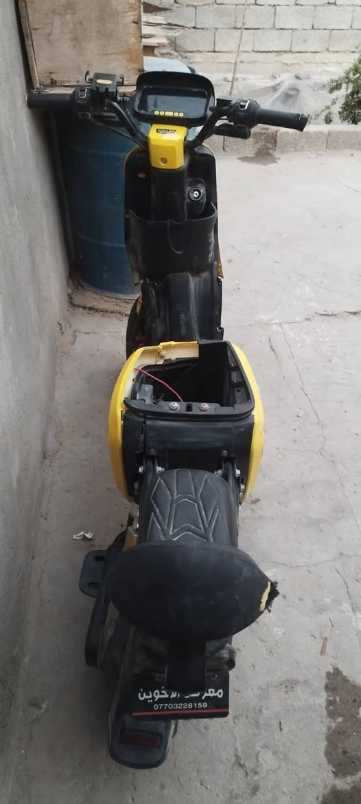 دراجه للبيع R9 قبل شهرين طالعه من الوكيل وسوت حادث مثل ما موضحه بل صوره الدراجه للبيع هيه قراضه بلادي للتواصل على الرقم ***********
