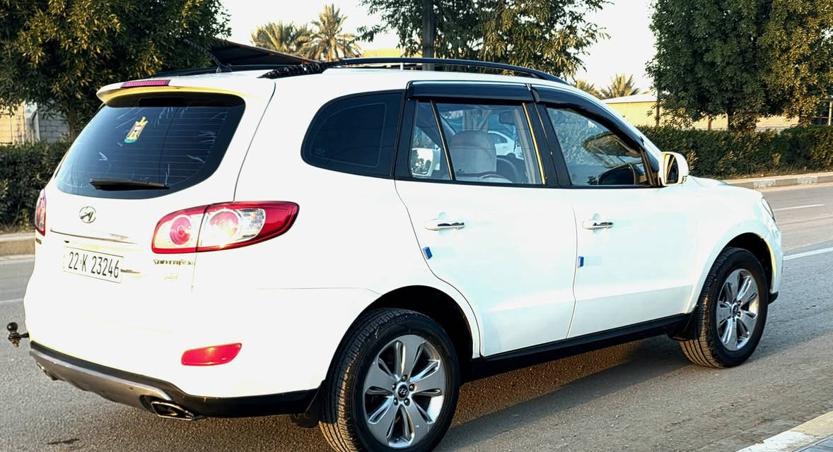 السلام عليكم 
للبيع هونداي سنتافي 2012خليجي مكينه 2400دوش
فول مواصفات..بصمه 
بيهه رشات صبغ. ... السياره جديده وجاهزة بمعنى الكلمه مكينه كير حداديه تخم تاير تبريد تدفئه رقم اربيل الدولي بأسمنه تحويل وكاله حاضر 
العنوان بابل الشوملي / السعر120$/***********\\***********
