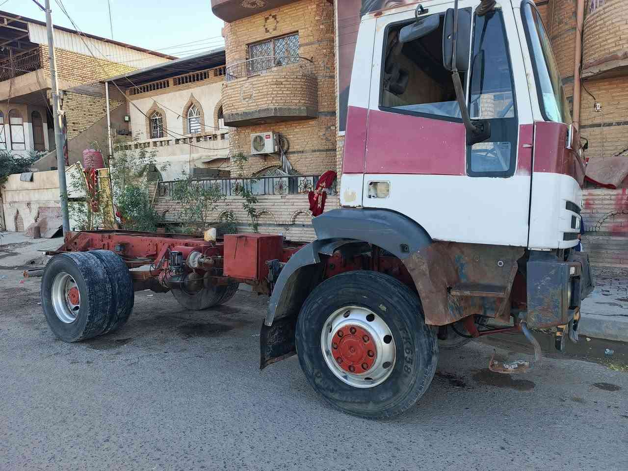 سلام عليكم افيكو موديل 2000شاصي طوله 5الا ربع سياره حديده بدون لوحات مكينته جديده كلش جاهزة مكانه بصره سعر 40 هاتف ***********
