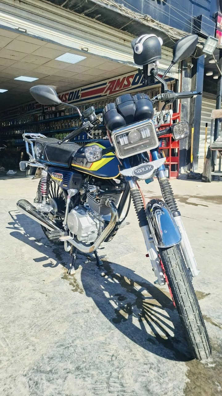 سلام عليكم دراجة سونلنك 5 كير مكينة 200 سيسي موديل 2025 كفالة عامة برغي مامطخوخ بيها دراجة كلها شغالة اي نقص مابيها كبل شغل واطلع شوكت مايعجبك مكاني بغداد المشتل شارع الكوسترات الاستفسار *********** متواجد واتساب واتصال
