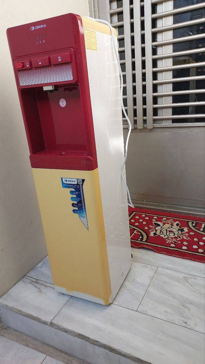 براد ماء   دنكا حار بارد
(جددييد) غير مستخدم طك كارتون على فحص
شرط مي مالته ثلج خلال عشر دقايق 
السعر 125 ألف 

بغداد الحرية 
***********
