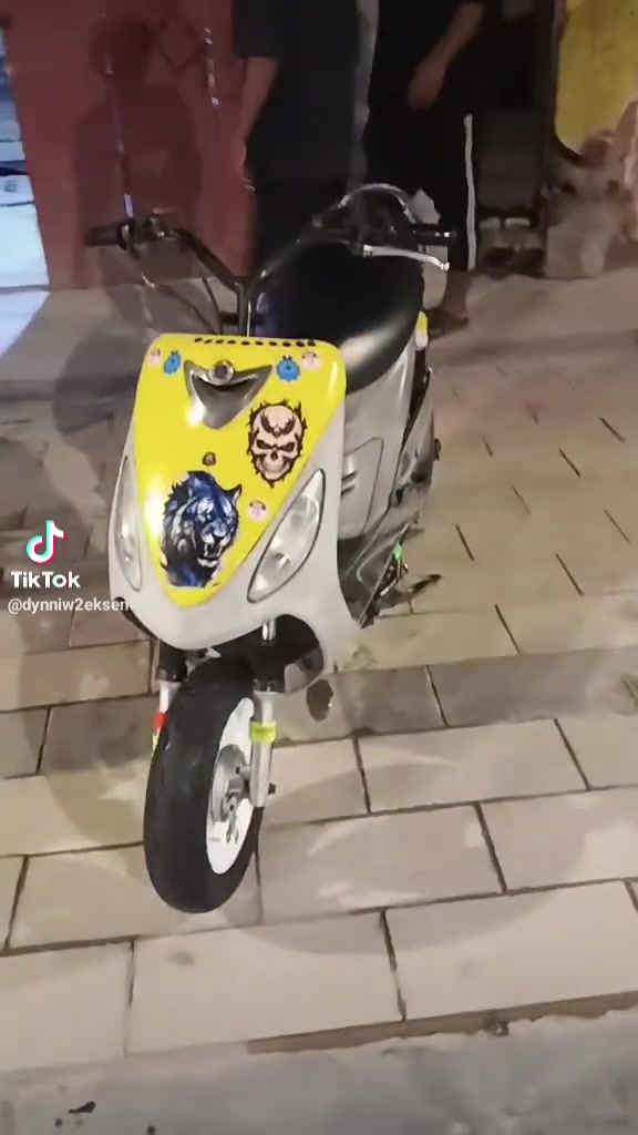دراجه للبيع مامفتوحه كفاله توني شاد المكينه   وسعر 700وبيه مجال المكان بني منصور. كفرات كامله  عينه ولايته شلع وعدل


**إذا كنت صاحب هذا الإعلان وتريد حذفه لأي سبب، رجاءا أرسل رسالة إلى الدعم الفني**