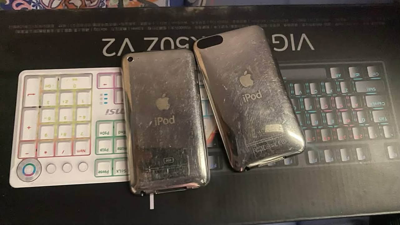 للبيع
النانو بطاريته متوسطة  وبيه اغاني
التاش ميته واحد مفتوح وواحد بيه قفل
سعرهم كلهم 50


**إذا كنت صاحب هذا الإعلان وتريد حذفه لأي سبب، رجاءا أرسل رسالة إلى الدعم الفني**