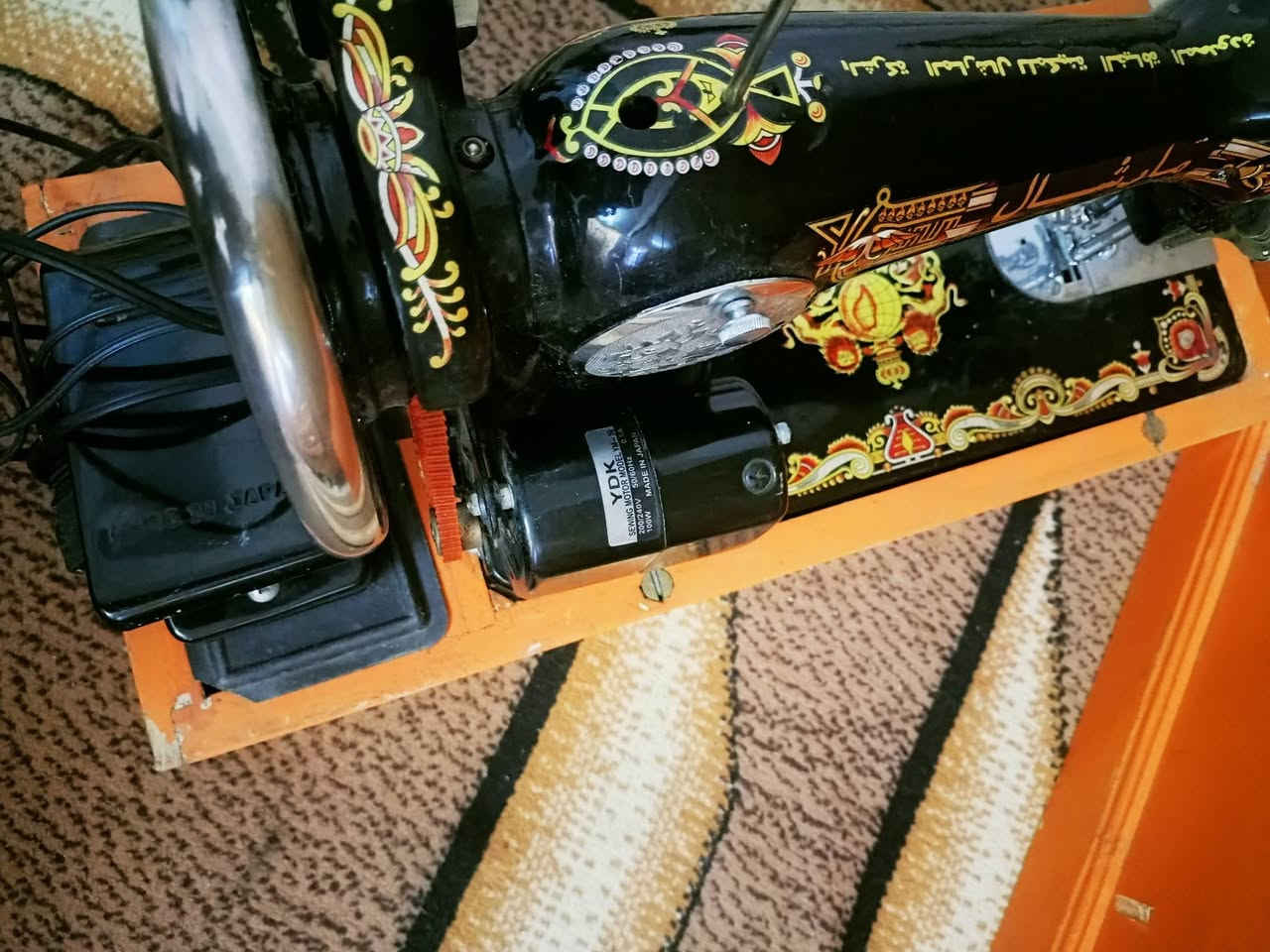 مكينه خياطه اصليه باب اول ما مستخدم شي قليل 
***********.             .***********
